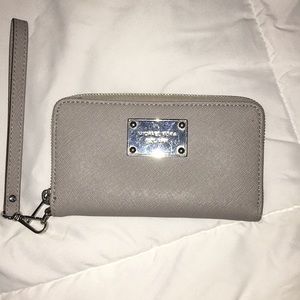 Michael Kors wristlet